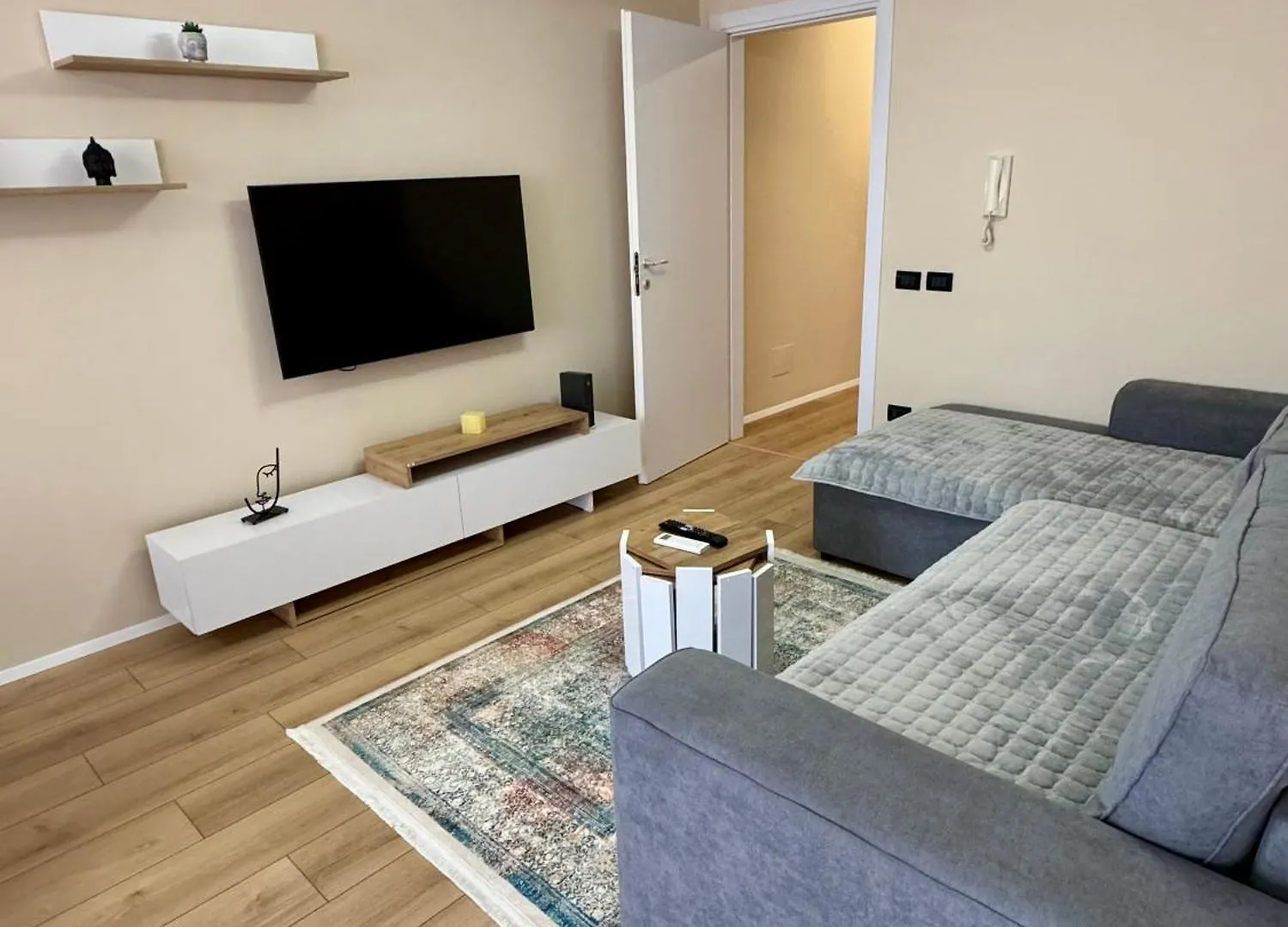 New Bazaar Cozy Apartment 4 Tirana 0*,  Albania